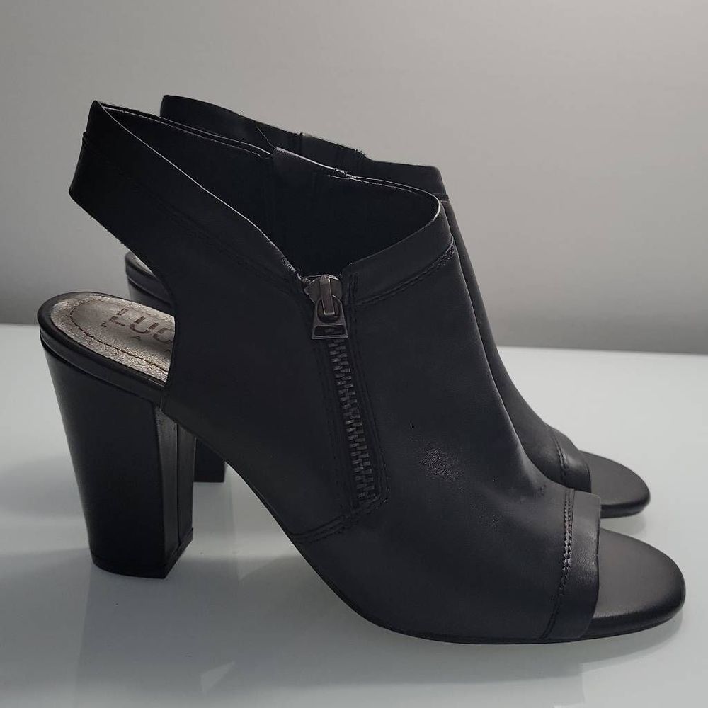 Lucca Lane Women's Viola Black Leather Peep Toe Sandal Bootie Size 9